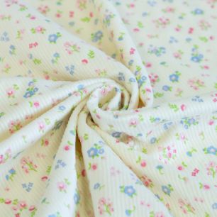 Микровельвет плюшевый молочный с розовыми и голубыми цветами, 50х37 см