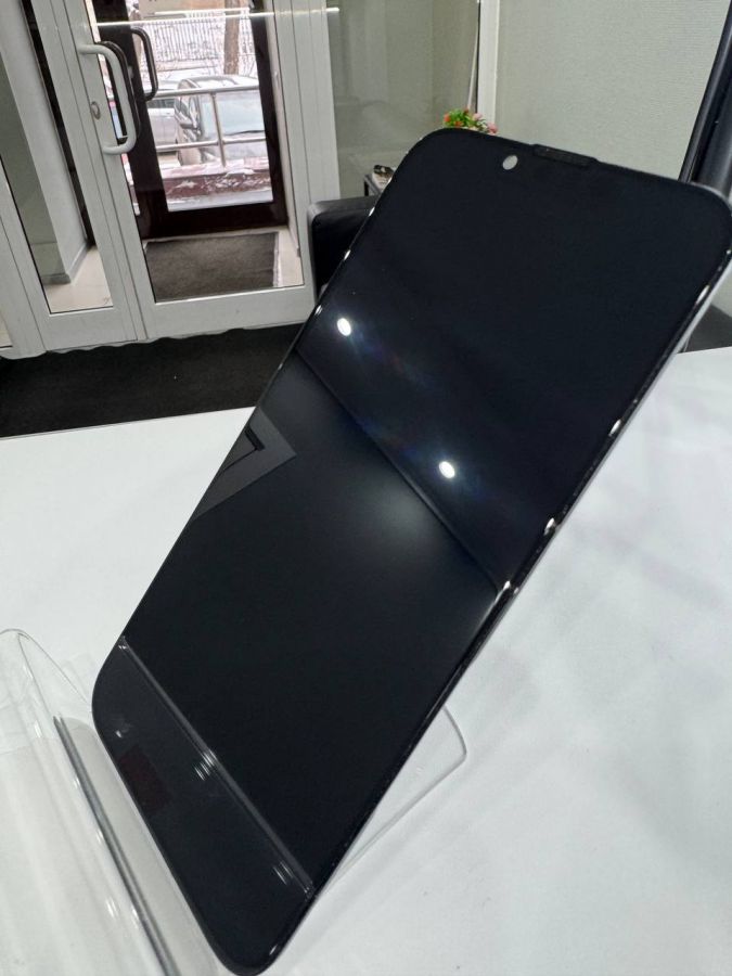 Apple iPhone 13 дисплей в сборе с тачскрином оригинал с разбора (снятый) мелкие царапины