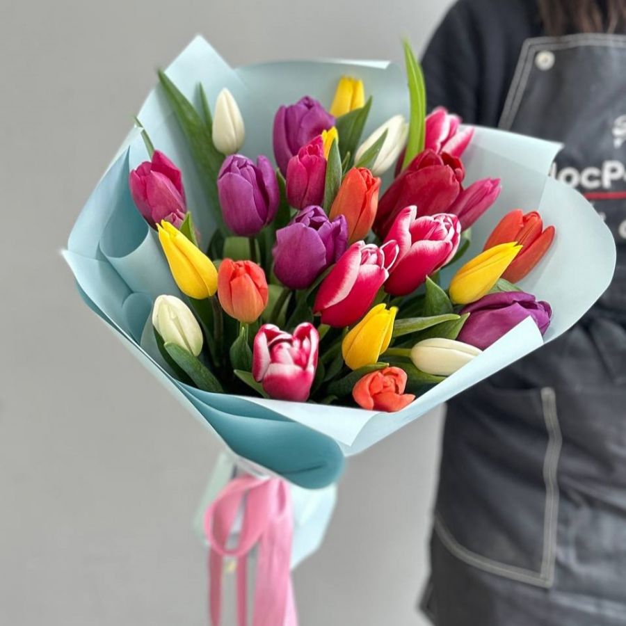 Букет из разноцветных тюльпанов ( от 15 шт.)