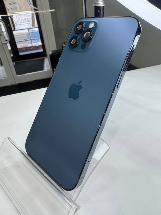 Apple iPhone корпус 12 pro сборе со шлейфами, нижним шлейфом, динамиком, вибро стеклом камеры оригинал с разбора (снятый) царапина на рамке в одном углу синий