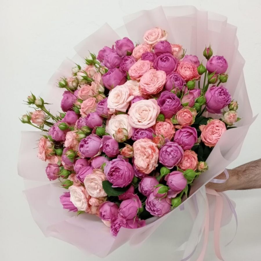 Мега букет из кустовой пионовидной розы Мисти баблз
