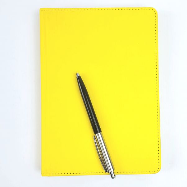 Набор Альянс желтый ежедневник и черная ручка